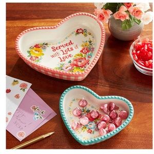 The Pioneer Woman 2-Piece Heart Shaped Ceramic Dish